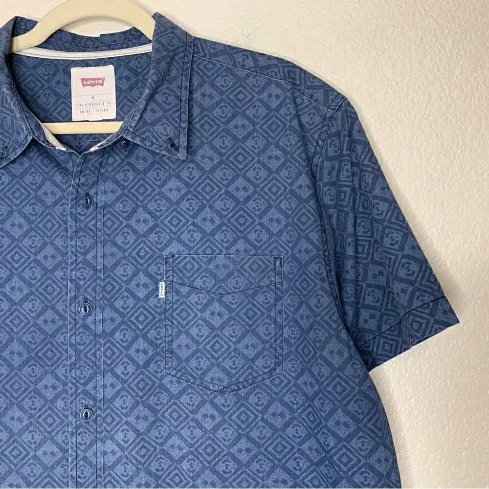 NWOT Levi’s Men’s Blue Geometric Print Button Down Shirt, Size XL